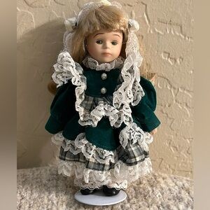 VINTAGE (90s) Elegant Porcelain Victorian Doll w/ Green Velvet & Lace Dress- 6”